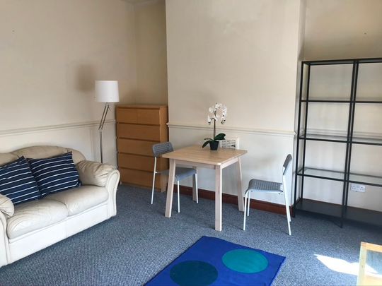 1 Bed Flat, Manley Rd, M16 - Photo 1