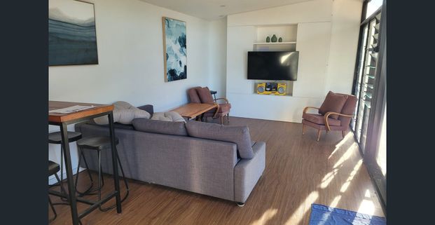 Tranquil Waterfront Living – Fully Furnished Oasis Just Minutes from Berowra Waters - Photo 1