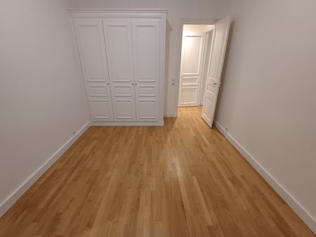 location Appartement F5 DE 149.7m² À PARIS - Photo 2