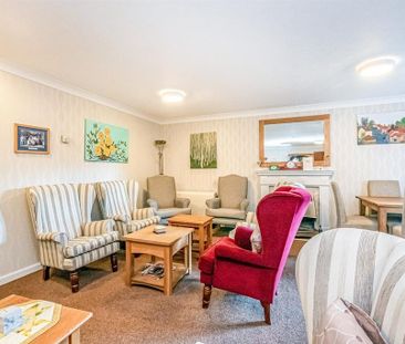 1 bedroom retirement property to rent - Photo 3
