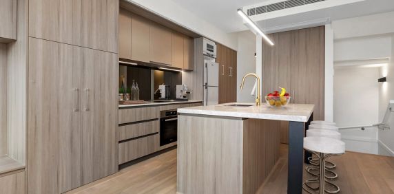Modern Comfort in the Heart of Balaclava - Photo 2