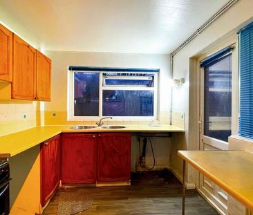 4 bedroom terraced house to rent - Photo 4