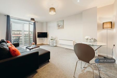1 bedroom flat to rent - Photo 2
