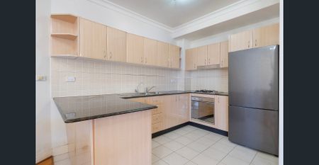 Light and Bright Apartment in the heart of Willoughby - Photo 3