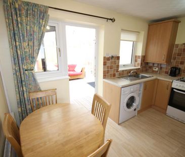 2 bedroom semi-detached house to rent - Photo 5