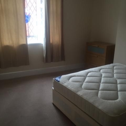 1 bedroom in a house share to rent - Photo 1