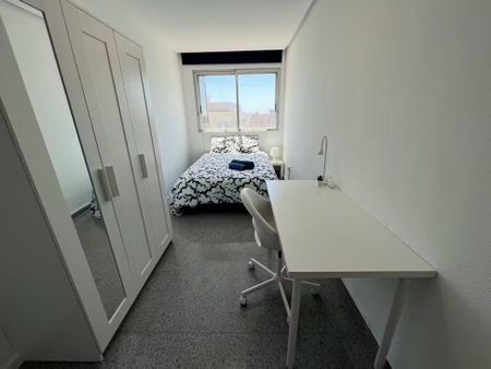 Carrer Ramón Gordillo, Valencia, Valencian Community 46010 - Photo 5