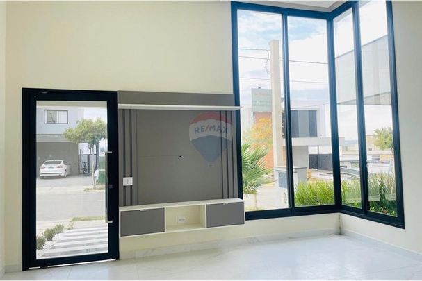 CASA TERREA COM PISCINA PARA LOCAÇAO CONDOMINIO CYRELA - Foto 1