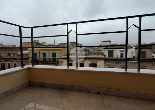 6 locali in affitto