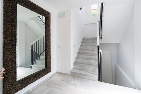 3 bedroom luxury penthouse for rent in Marbella Del Este, Spain - Photo 2