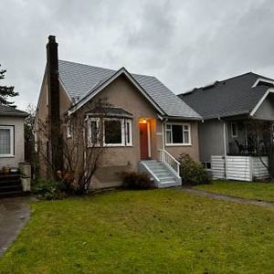 Entire house Point Grey 3 Bed 2 bath - Photo 2