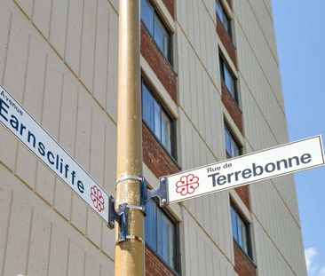 2 Bedroom 1 Bathroom - 5455 Rue De Terrebonne, Montréal - Photo 3