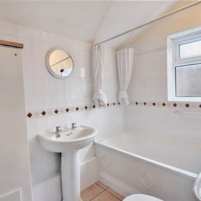 1 bedroom property to rent in Aylesbury - Photo 1