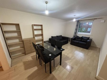 3 bedroom apartment to rent - Photo 2