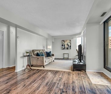 200 Bay Street - Photo 2