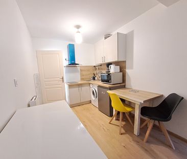 Studio meublé- Centre ville- Proche: Tram, BSB, commerces. - Photo 5