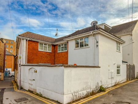 St Michaels Place, Bournemouth - Photo 4