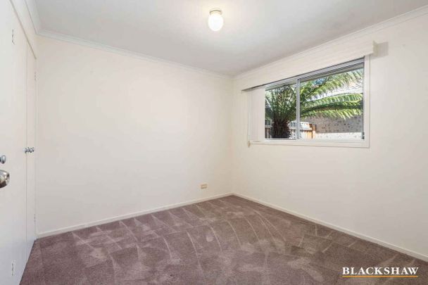 3 Bedroom Home In Florey - Photo 1