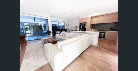 BEAUTIFUL, COMFORTABLE & MODERN LIVING - Photo 2