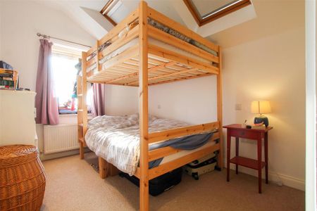 3 bedroom semi-detached house to rent - Photo 5