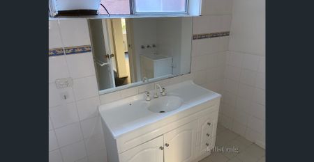 Location Location! - Photo 2