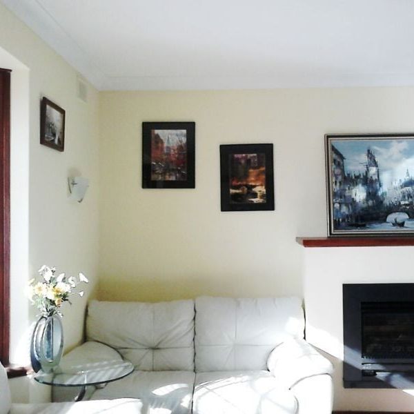 Delightful Torrens Title 3 Bedroom Family Home! Stunning location! - Photo 1