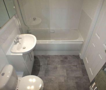 Pascal Crescent, Shinfield, RG2 - Photo 5