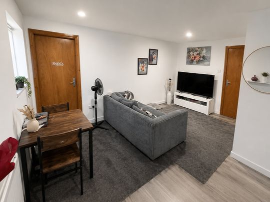 2 Bed Flat, Small Heath, B10 - Photo 1