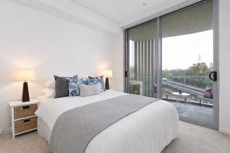 Experience the Luxury at 'The Greens' - Photo 2