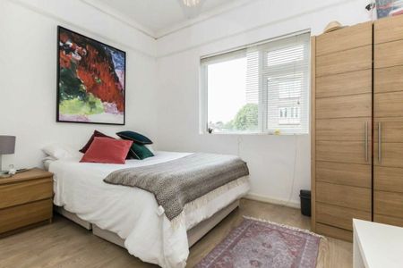 Uxbridge Road, Shepherds Bush, W12 - Photo 3