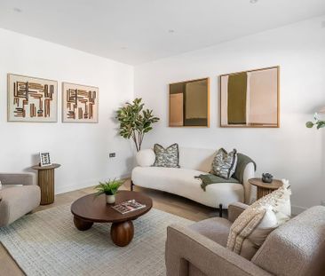 4 bedroom semi-detached house to rent - Photo 2