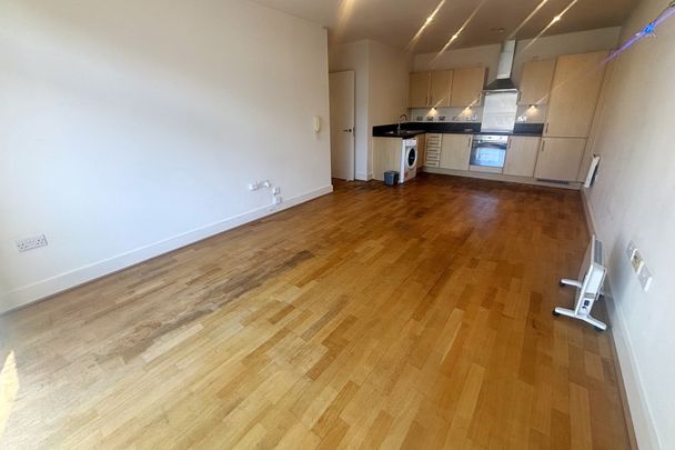 Fox Lane North, Chertsey, Surrey, KT16 - Photo 1