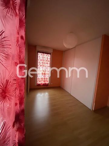 Location Appartement 5 pièces 106,78 m² - Photo 4