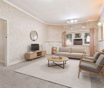 Prime corner position in original condition - Photo 1