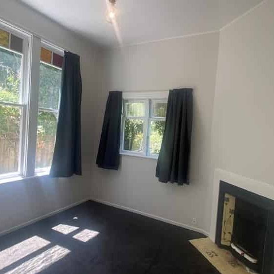 RECENTLY RENOVATED 4x bedroom stand alone property: - Photo 1