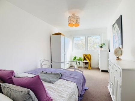 4 Bed Flat, Manchester Road, E14 - Photo 3
