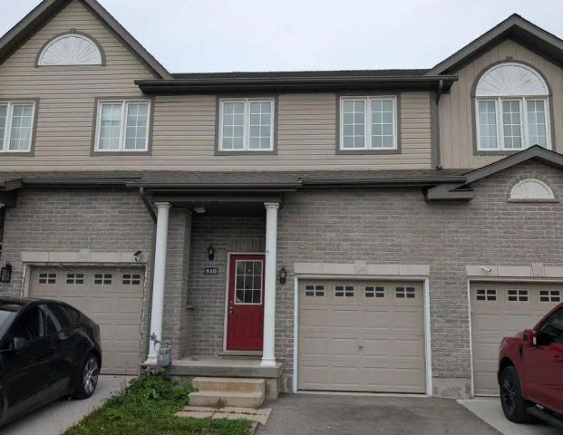 510 BANFFSHIRE CRESCENT — 3 Bedroom - Photo 1