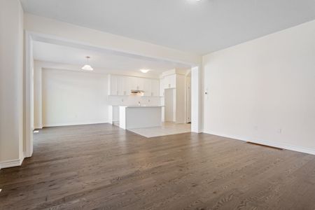 For Lease - 672 Grand Ridge Avenue, Oshawa, Ontario - Photo 2