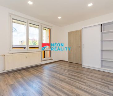 Pronájem bytu 3+1 77 m2 - Fotografie 5
