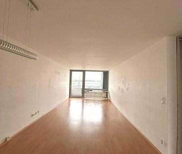 Ab 01.12.2025 bezugsfrei - Helle 2-Zimmer-Wohnung mit Balkon. - Photo 1