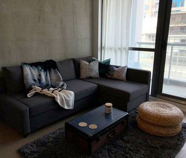 Toronto Furnished Condo Rental – 1 Bed, 1 Bath, City Views, Balcony - Photo 1