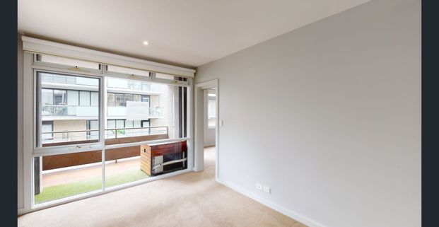 Position Perfect! - Photo 1