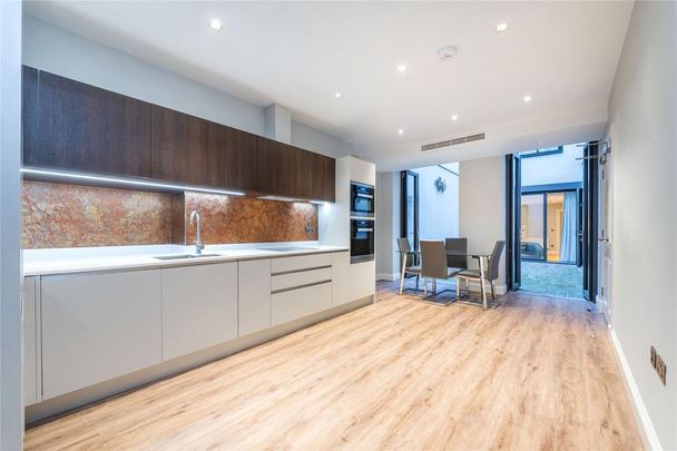 3 bedroom flat to rent - Photo 1