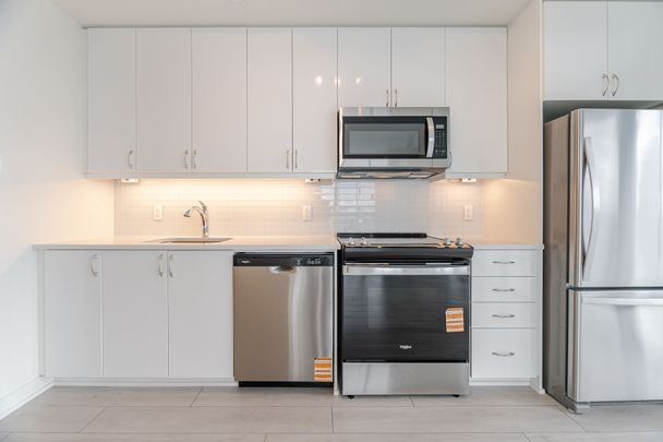 For Lease - 38 Annie Craig Drive Unit# 1708, Toronto, Ontario - Photo 1
