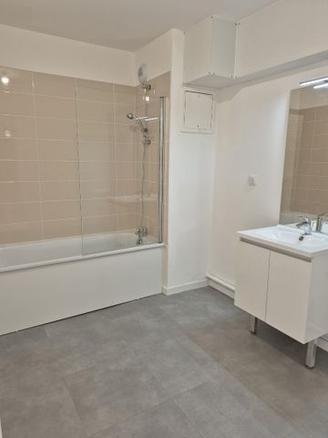 Location Appartement 3 pièces 69m² NIEPPE 59850 - Photo 4