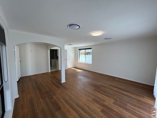 Coastal 4 Bed - 2 Bath, Outdoor Entertaining, Ducted Air - Photo 1