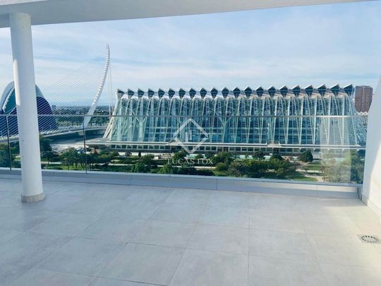 Valencia, Valencian Community 46023 - Photo 1