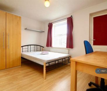 4 bedroom terraced house to rent - Photo 4