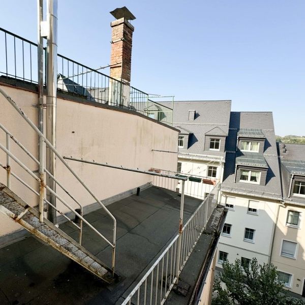 Gemütliche 2-Raum Dachgeschoss-Wohnung mit Dachterrasse direkt im Zentrum von Annaberg! - Foto 1