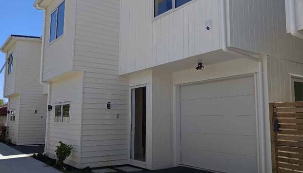 Brandnew Papatoetoe - Photo 1